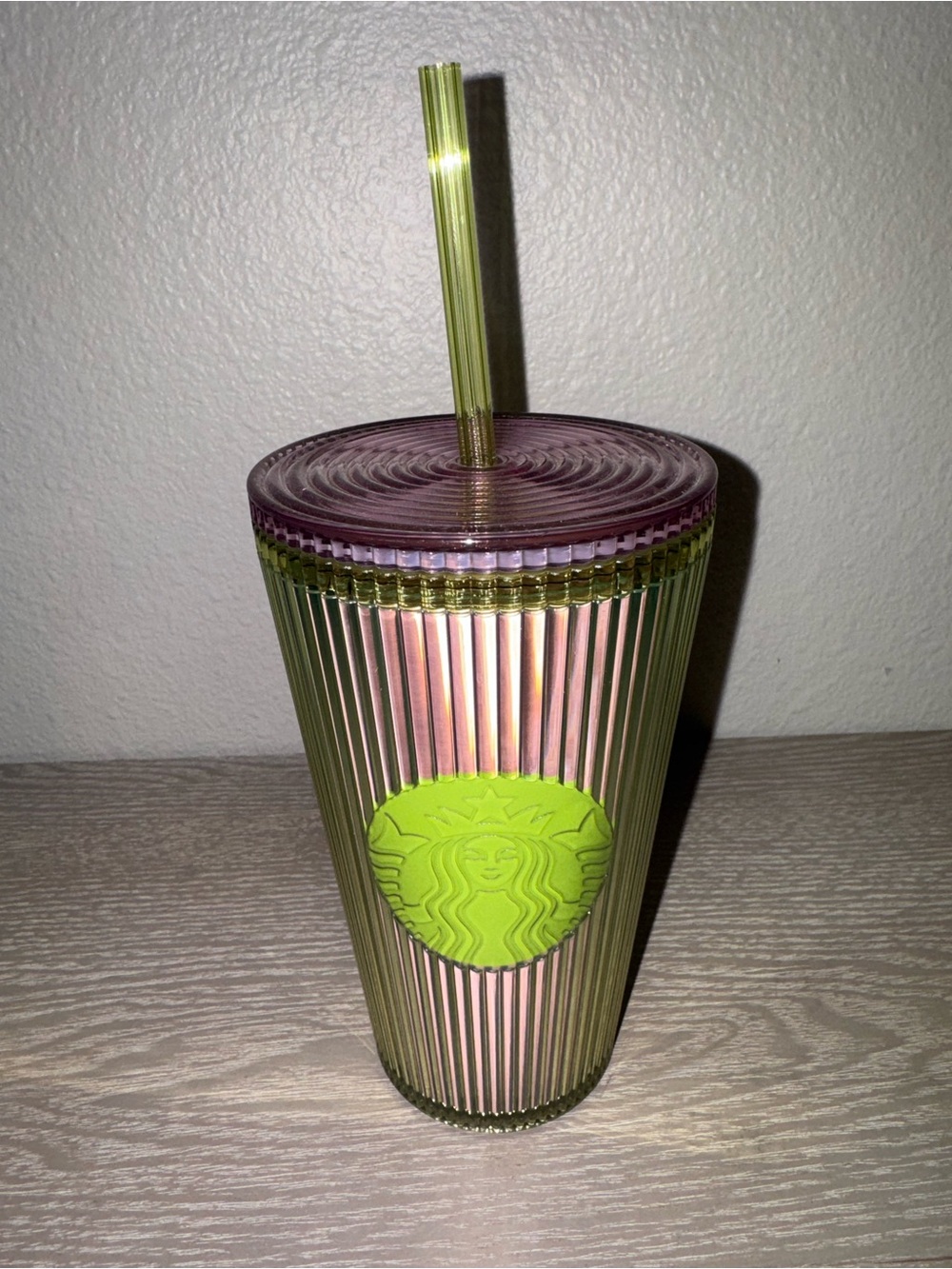 Starbucks Pleated Green Apple & Lilac Grande Cold Cup 16oz